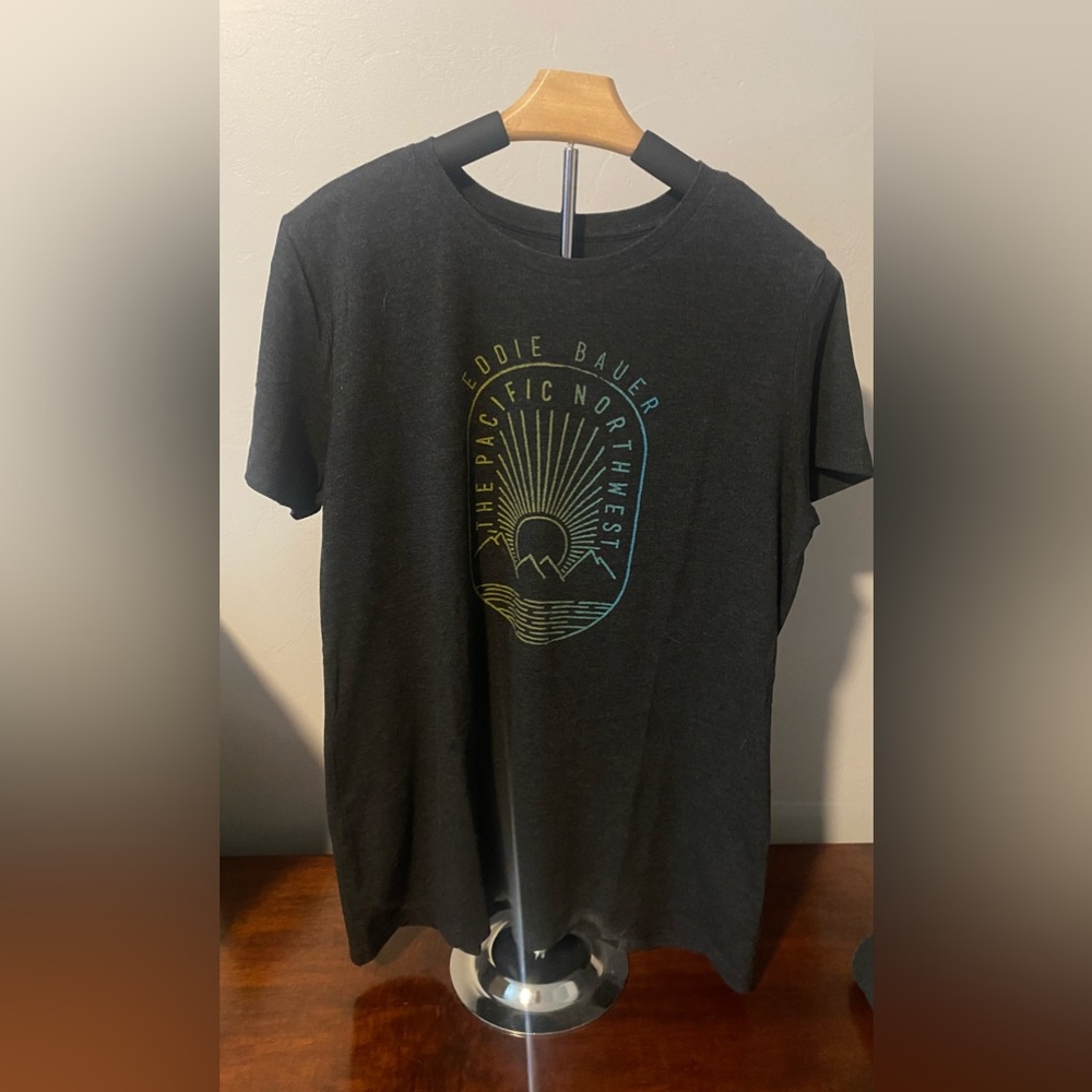 Eddie Bauer Women’s Gray Graphic The Pacific Northwest T-Shirt